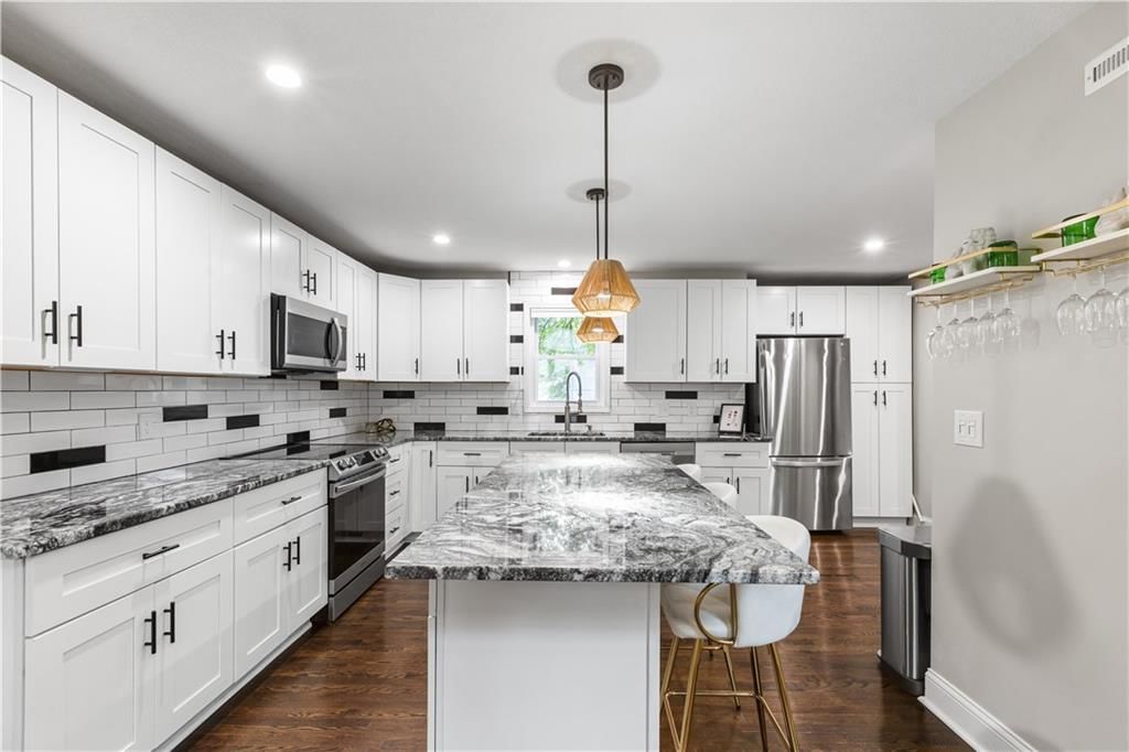 11418 King Street — photo 10