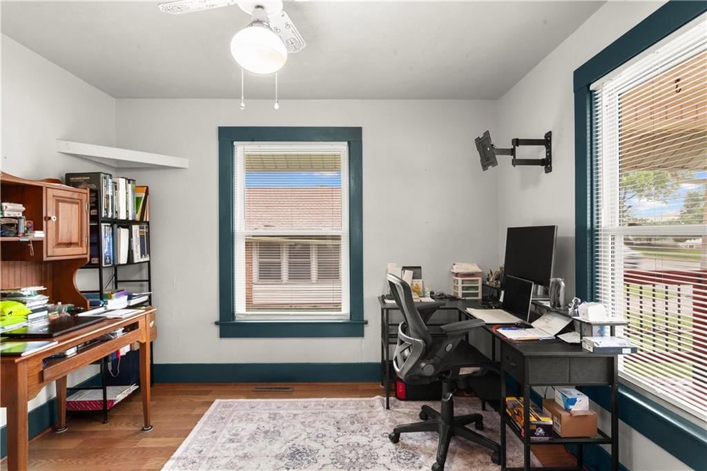 319 S 2nd Street — photo 18