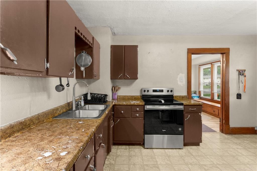 319 S 2nd Street — photo 30
