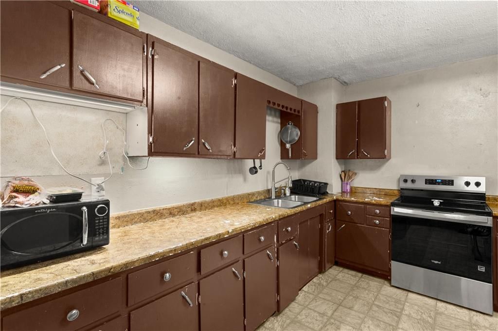 319 S 2nd Street — photo 31