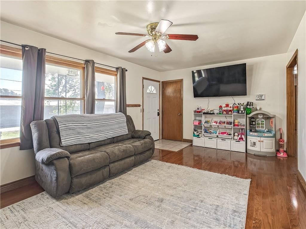 102 Walnut Court — photo 7