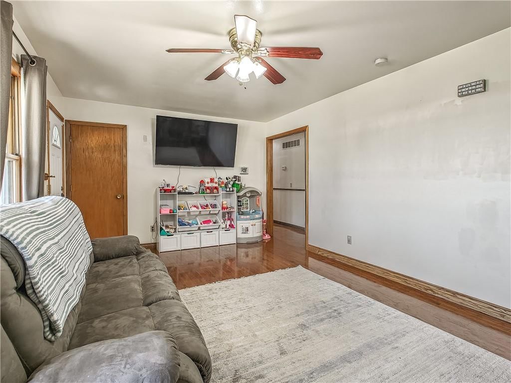 102 Walnut Court — photo 8