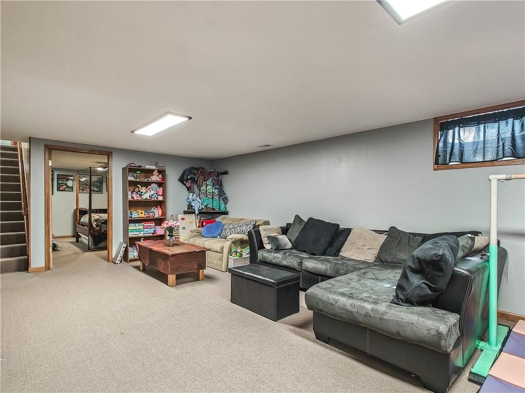 102 Walnut Court — photo 25