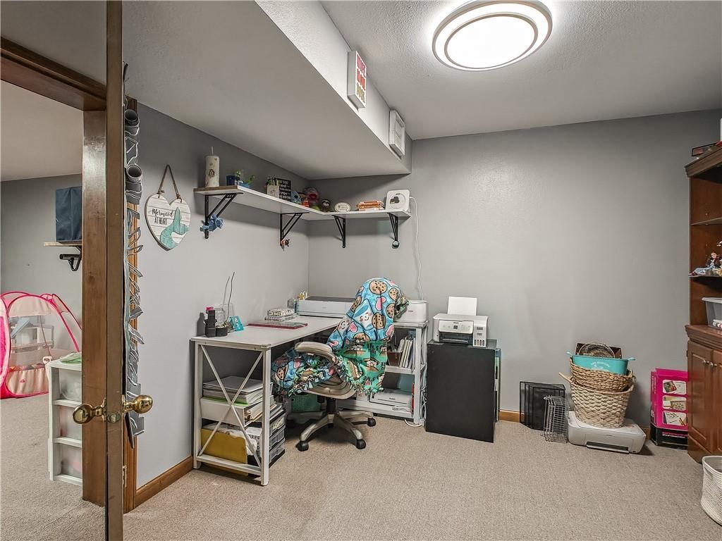 102 Walnut Court — photo 28