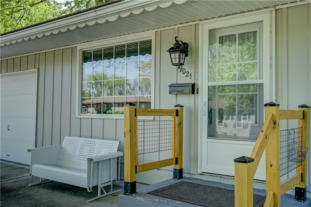 19021 E Ponca Drive — photo 2
