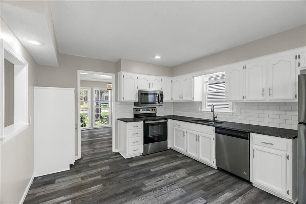 6939 Widmer Road — photo 8