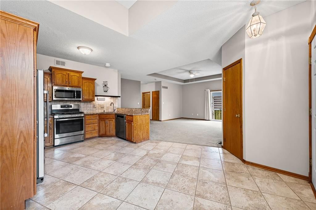 3907 SW Chartwell Court — photo 4