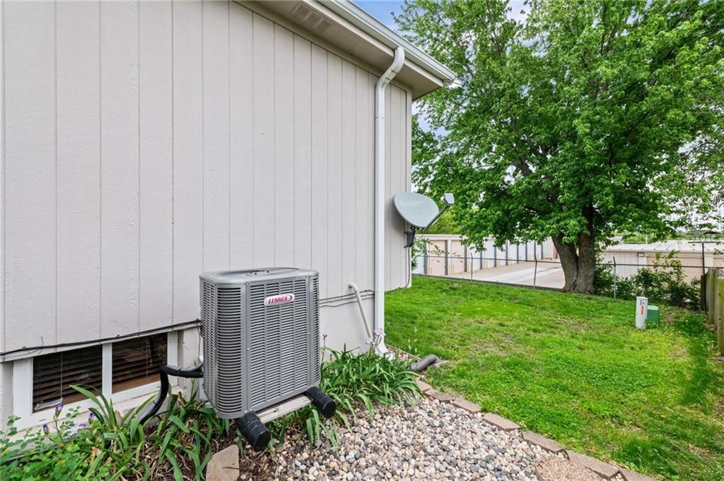 3907 SW Chartwell Court — photo 30