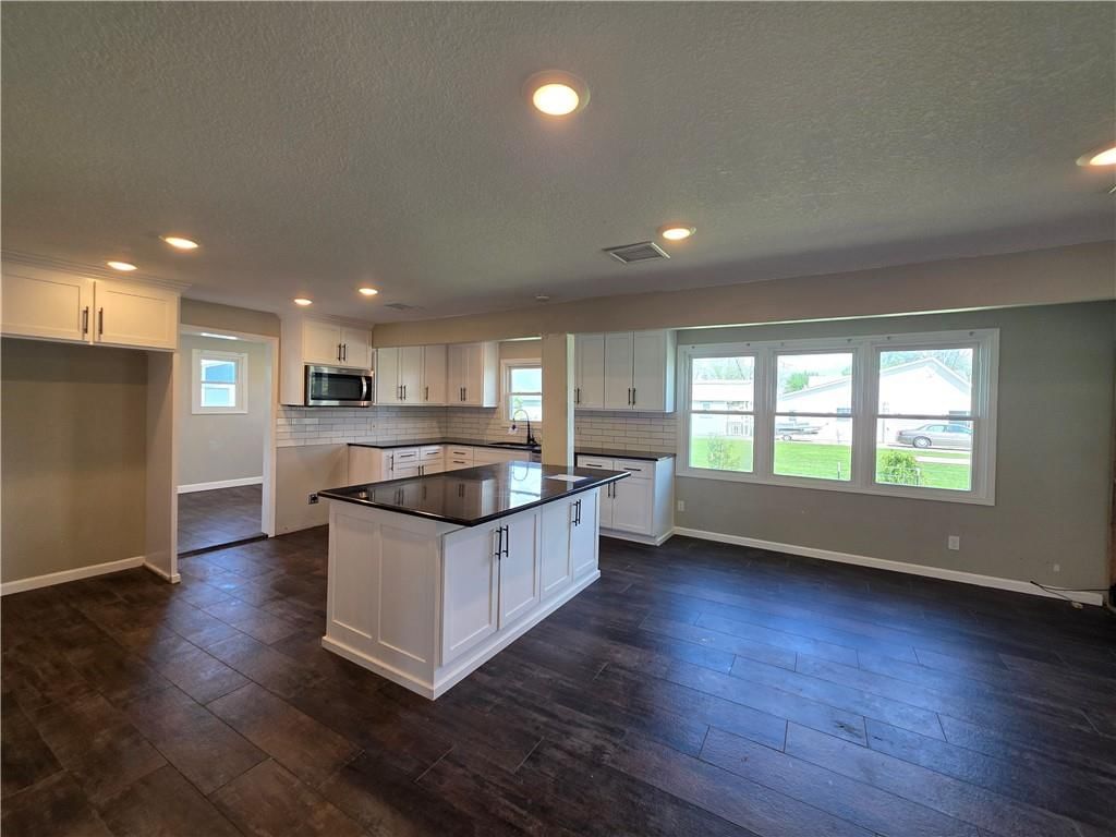 712 E Market Street — photo 11
