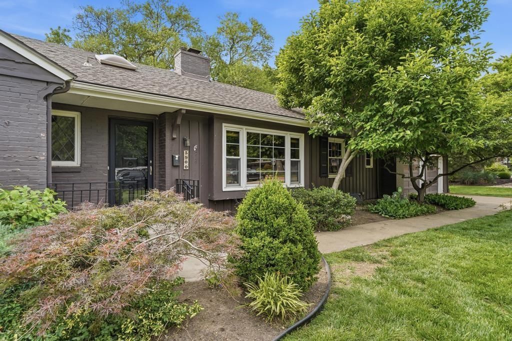 5900 Windsor Drive — photo 3
