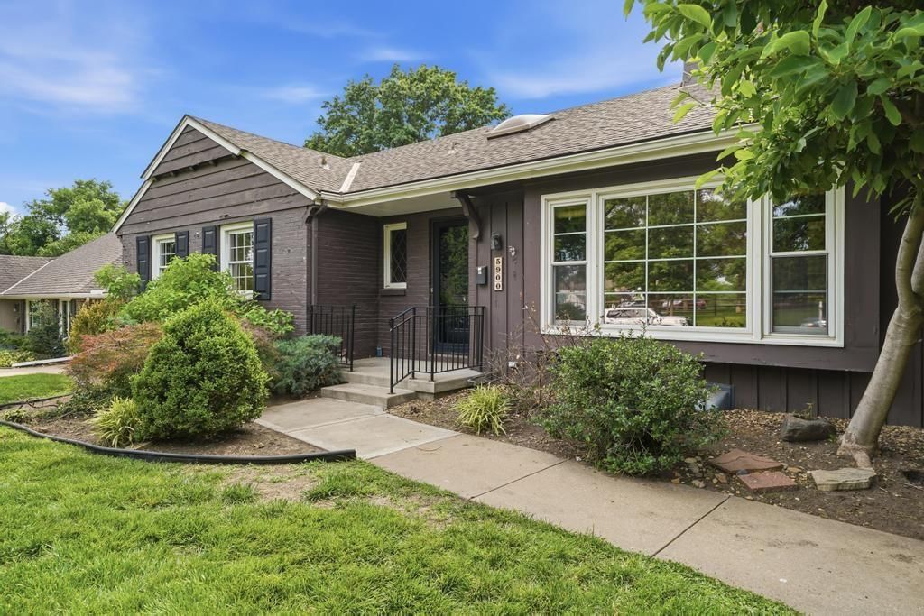 5900 Windsor Drive — photo 4
