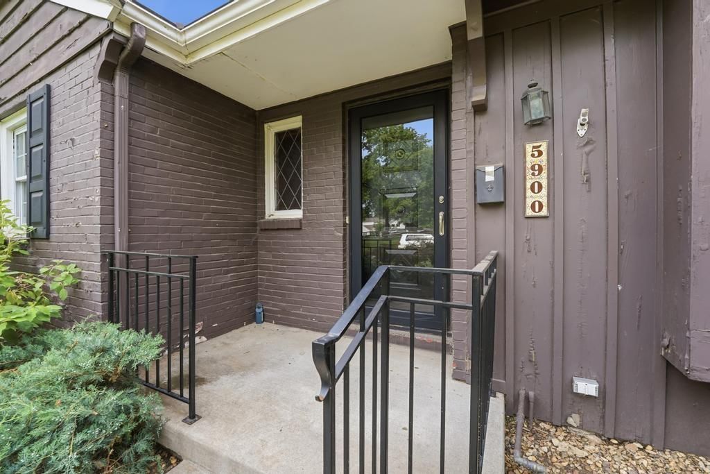 5900 Windsor Drive — photo 5