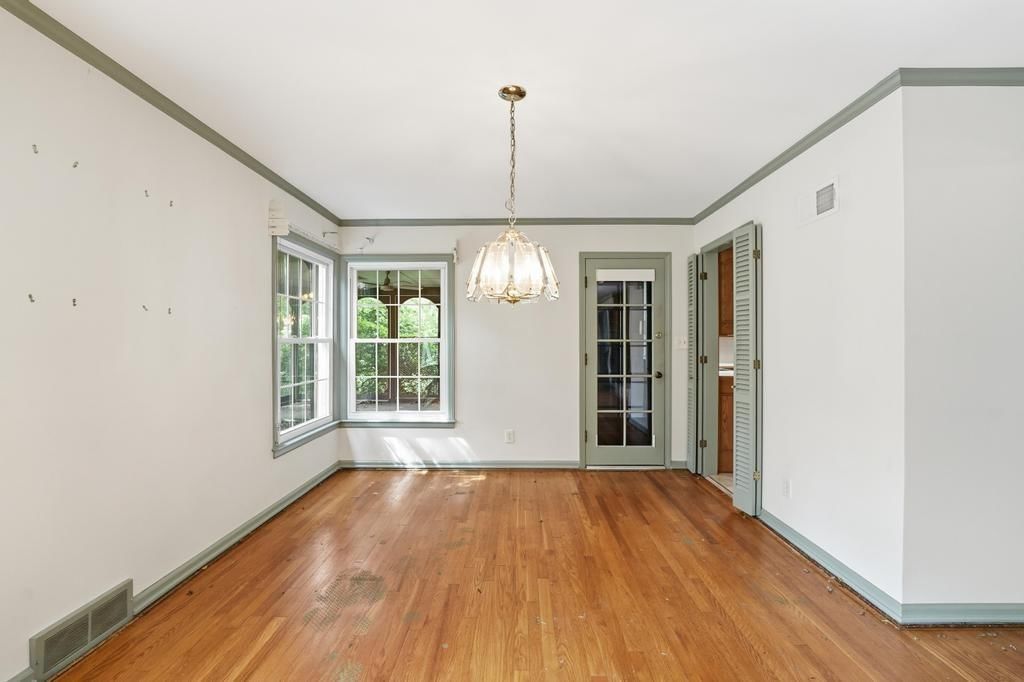 5900 Windsor Drive — photo 14