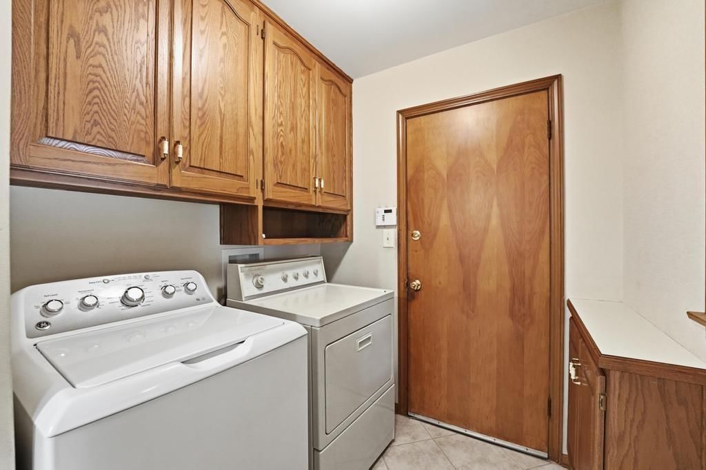 5900 Windsor Drive — photo 17