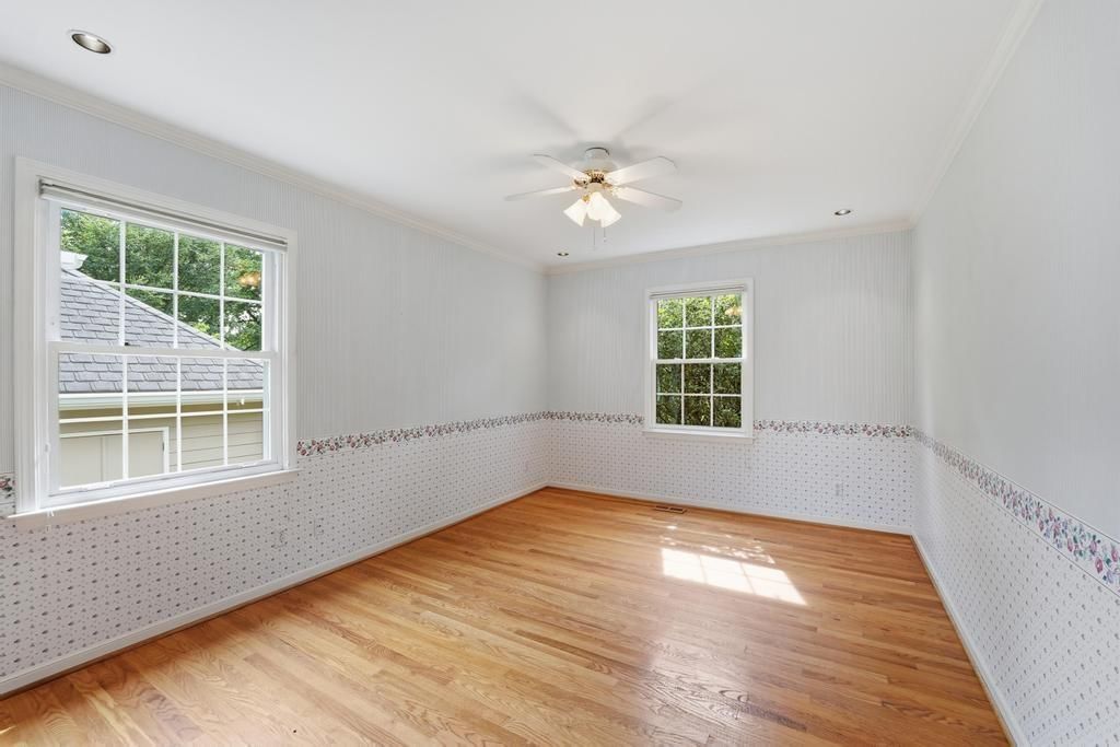 5900 Windsor Drive — photo 23
