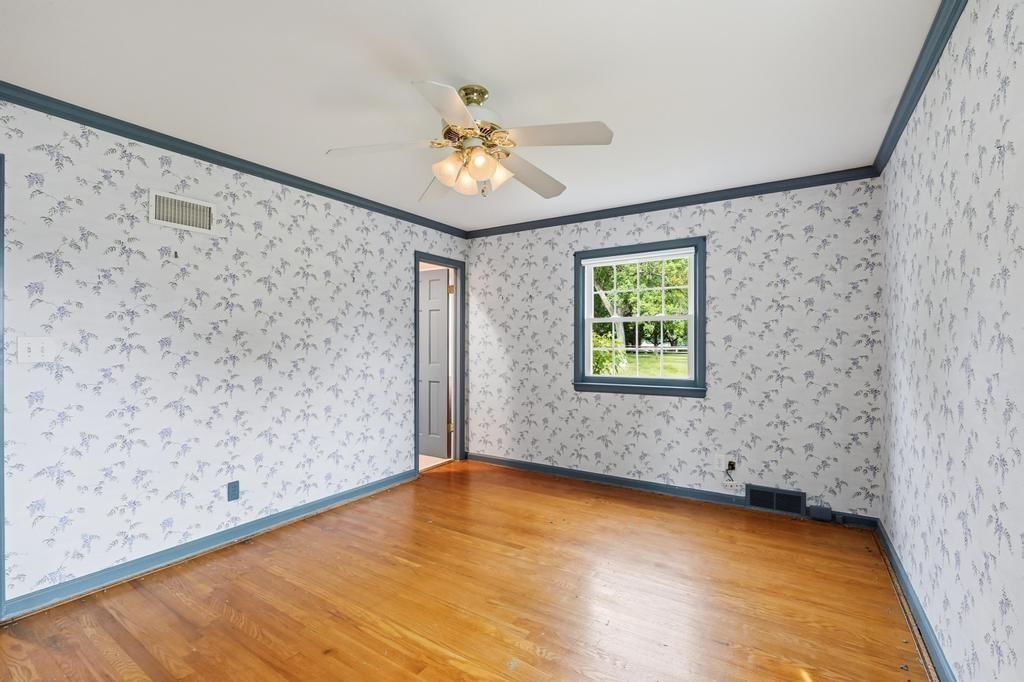 5900 Windsor Drive — photo 27