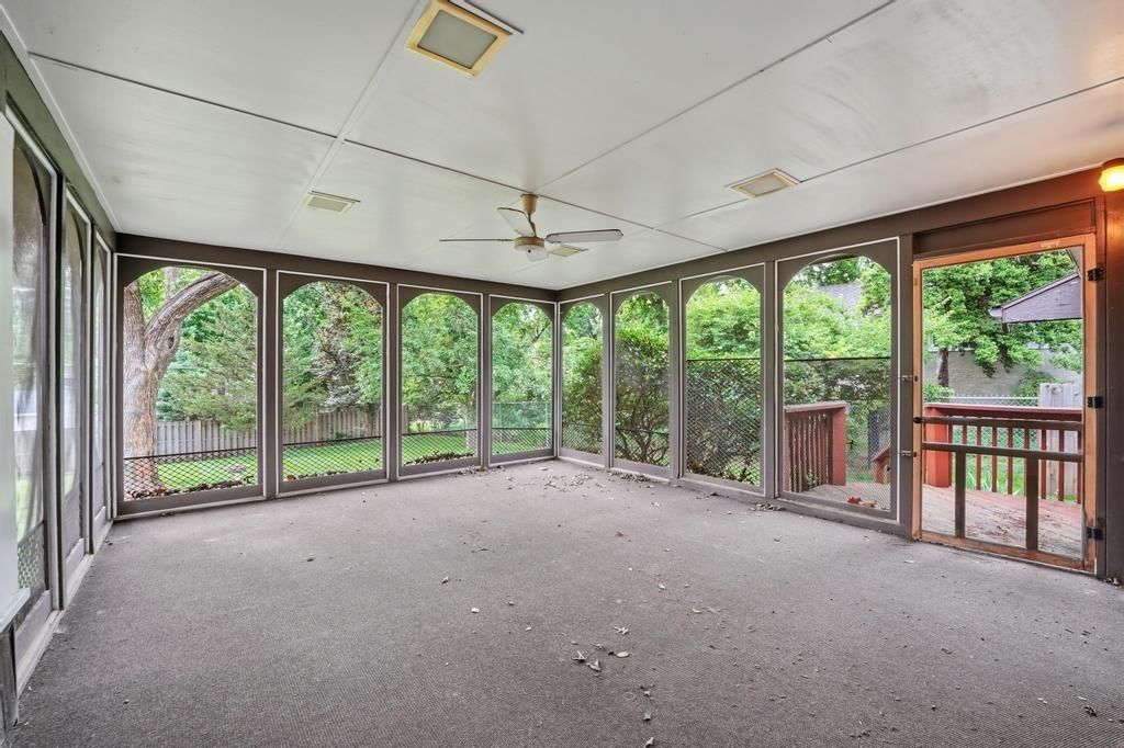 5900 Windsor Drive — photo 33