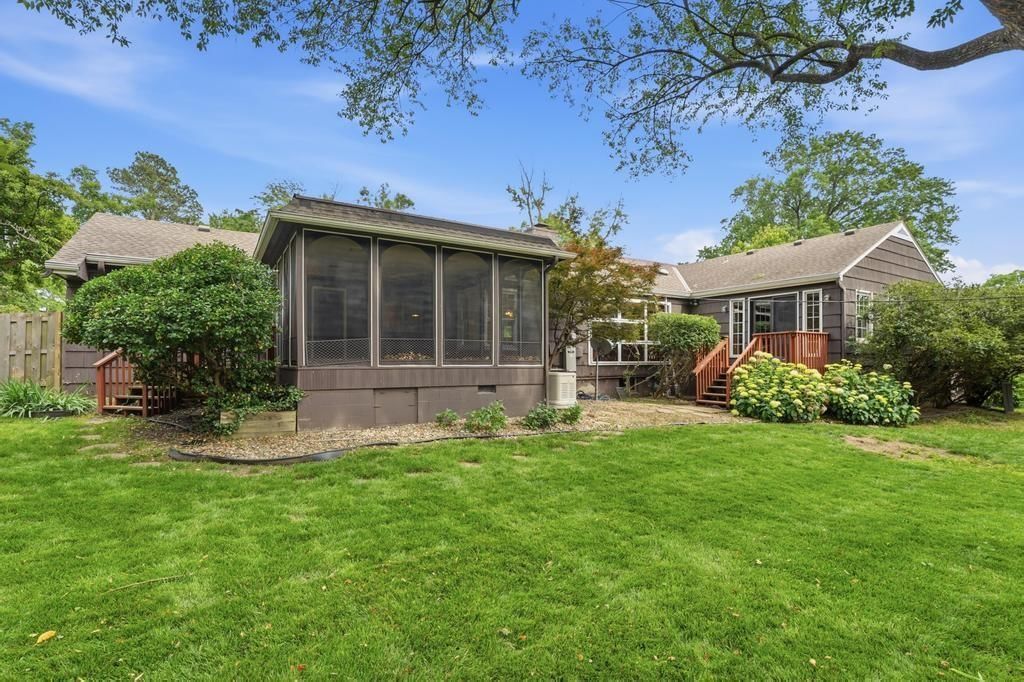 5900 Windsor Drive — photo 37
