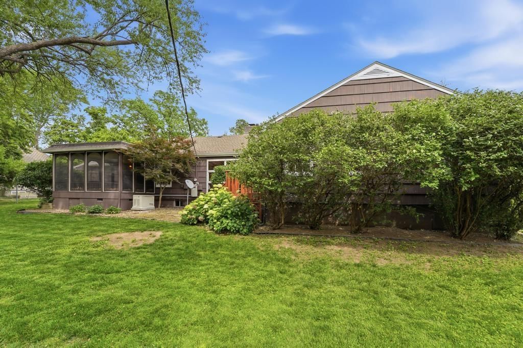 5900 Windsor Drive — photo 38
