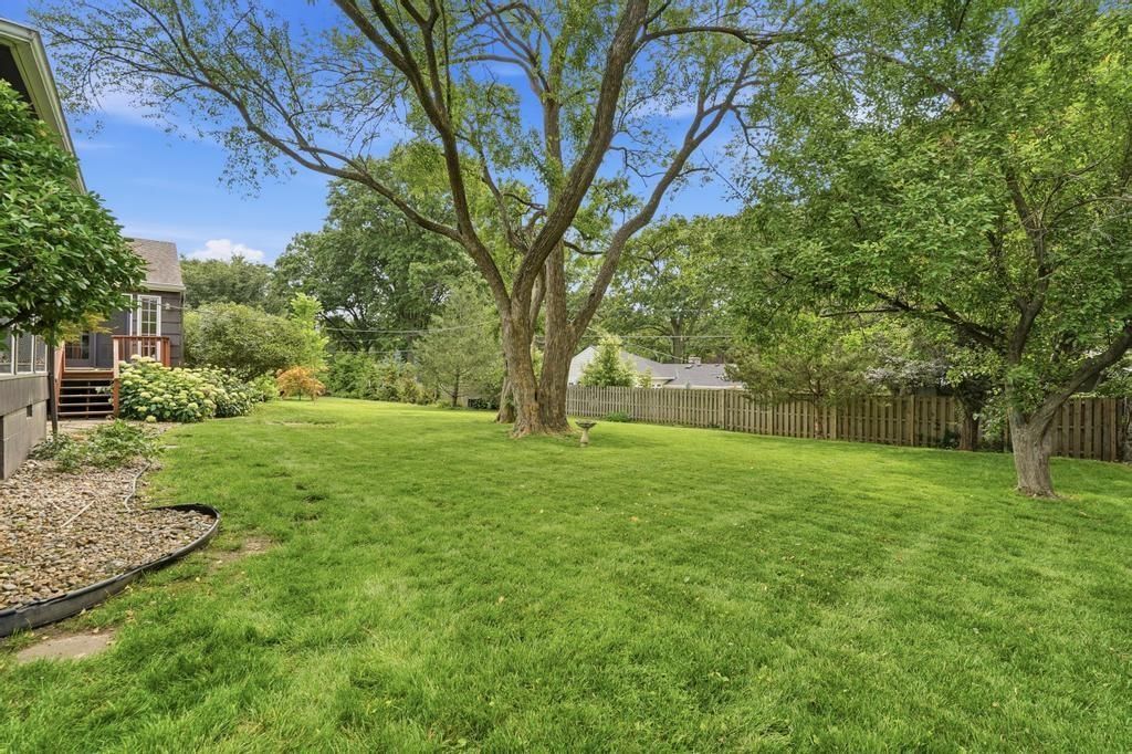 5900 Windsor Drive — photo 40