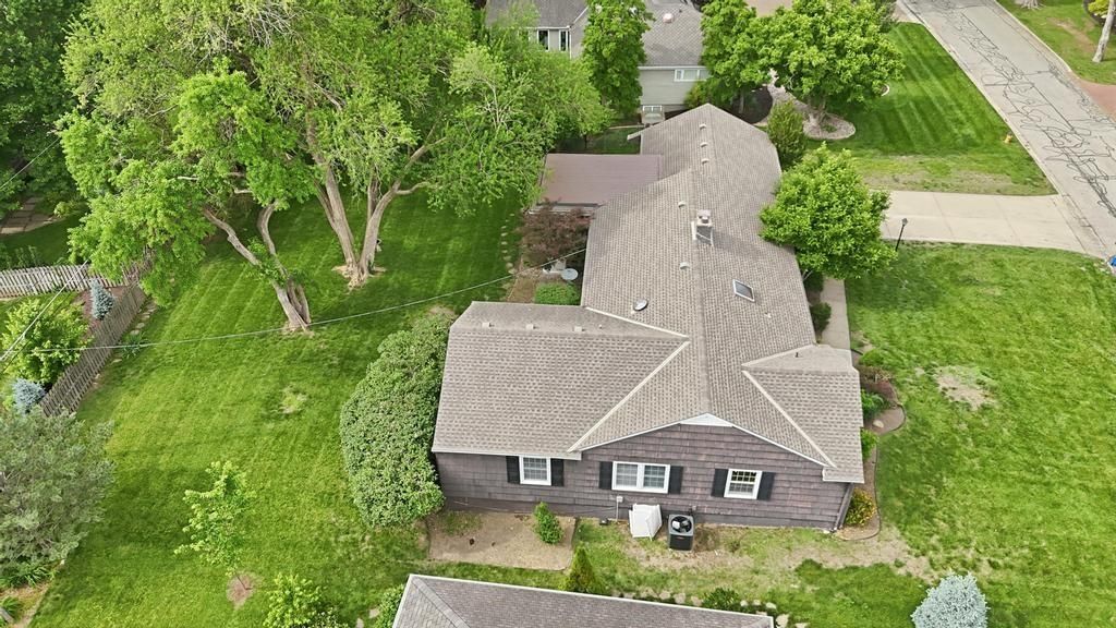 5900 Windsor Drive — photo 44