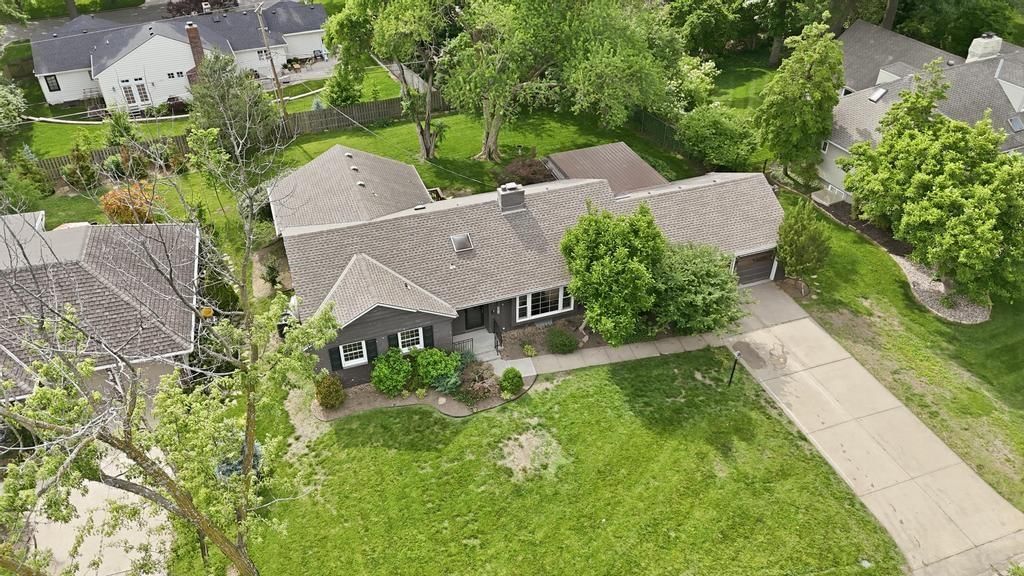 5900 Windsor Drive — photo 46