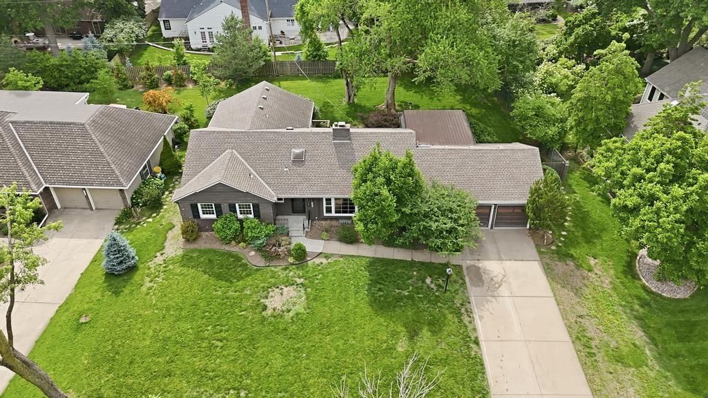 5900 Windsor Drive — photo 47
