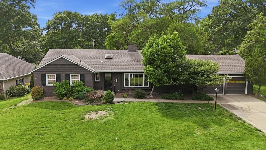 5900 Windsor Drive — photo 48