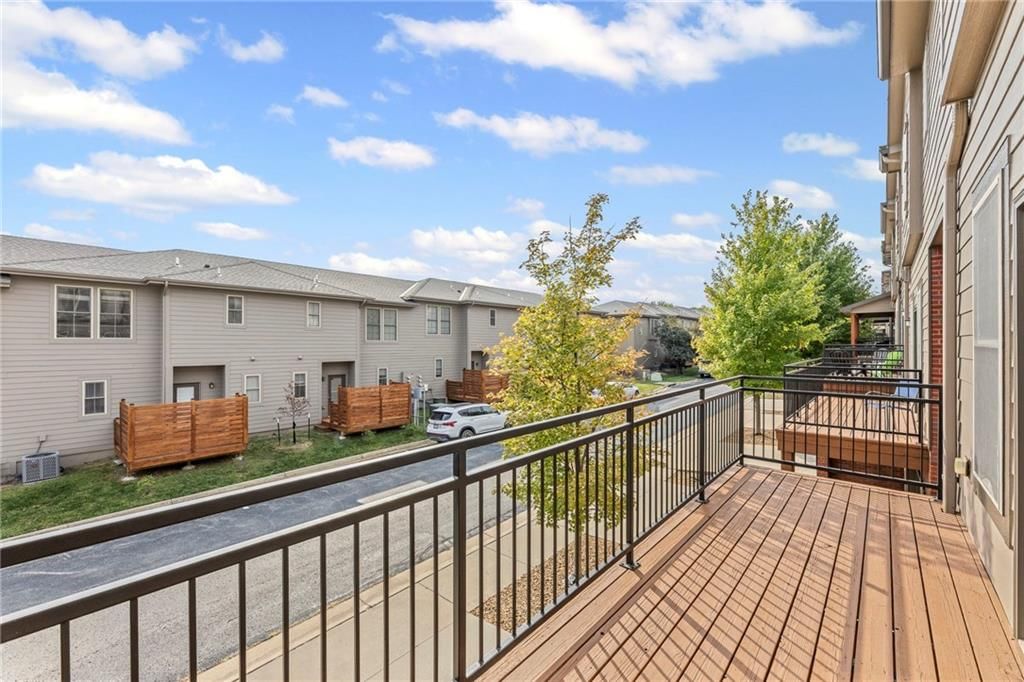5245 Overland Drive — photo 3