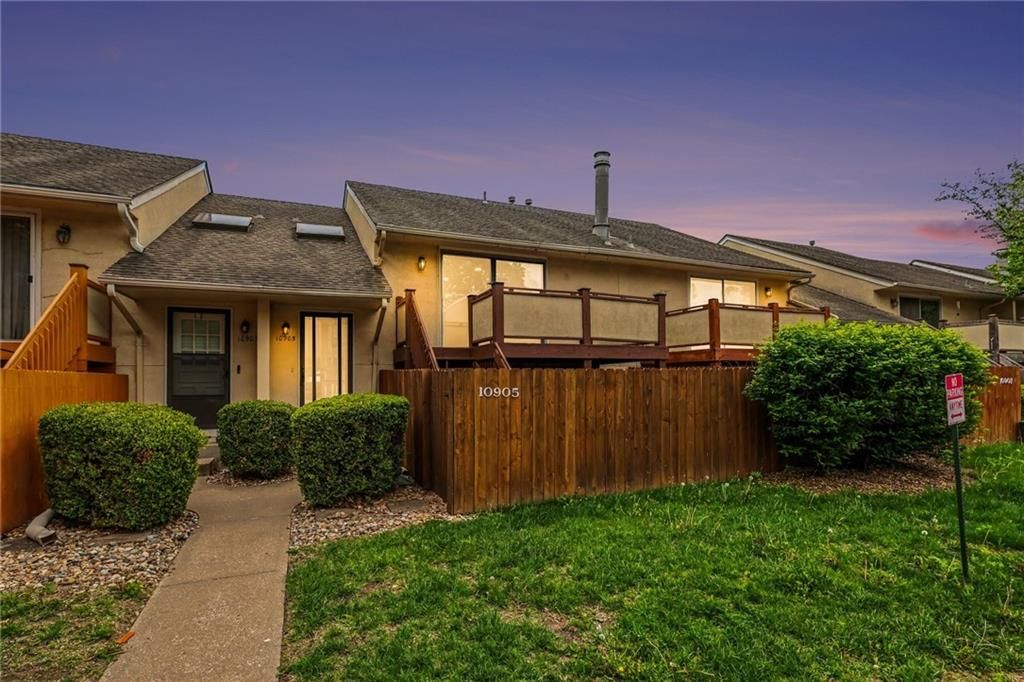 10905 Gillette Street, Overland Park, KS