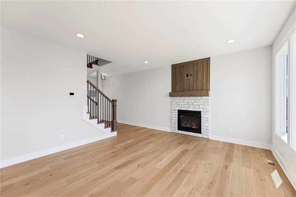 21103 W 186th Terrace — photo 7