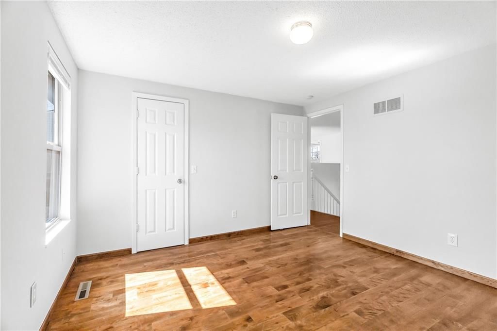 621 E Bristol Lane — photo 17
