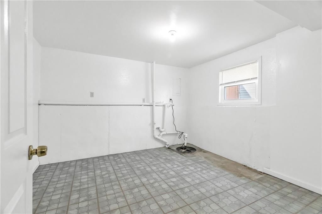 621 E Bristol Lane — photo 22
