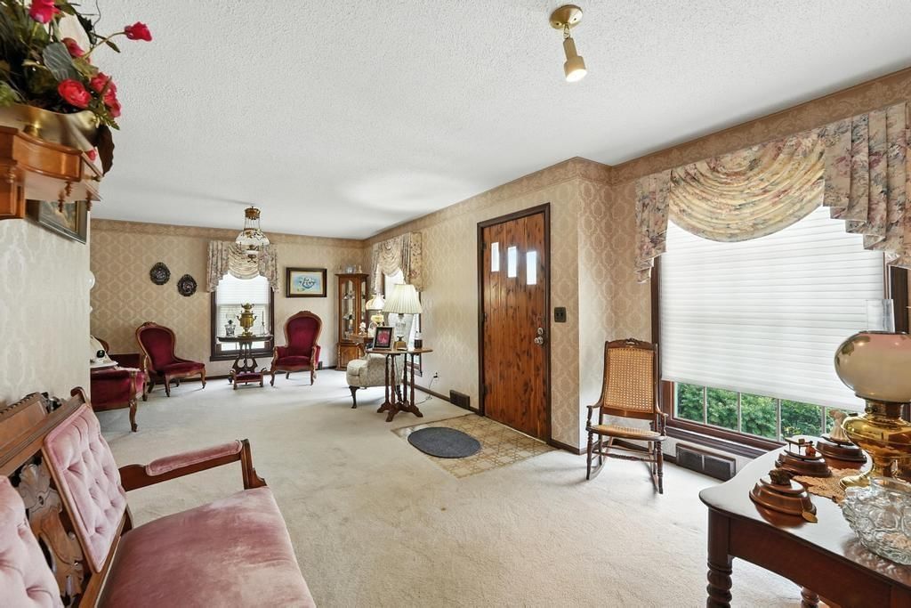 1102 Broadway Street — photo 11