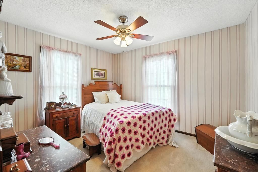 1102 Broadway Street — photo 12