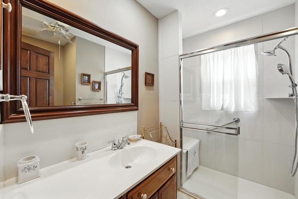 1102 Broadway Street — photo 14