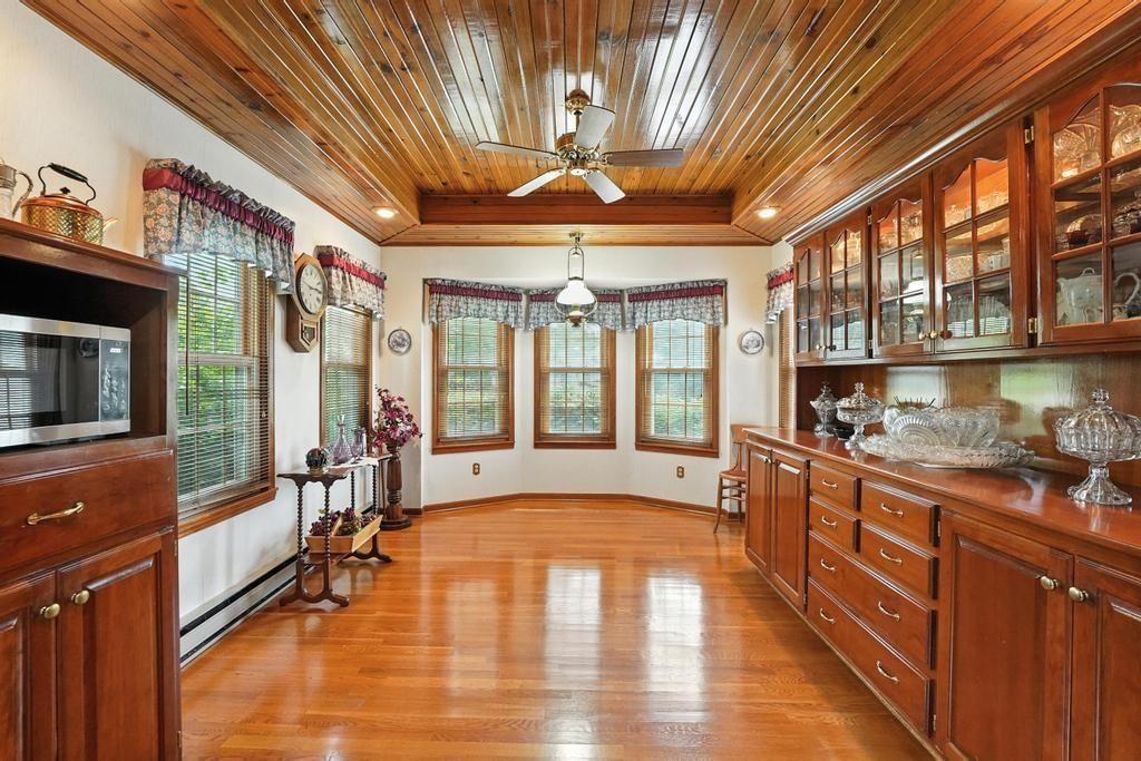 1102 Broadway Street — photo 28