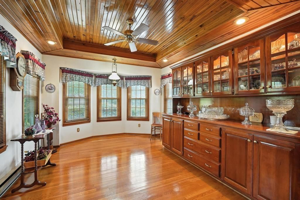 1102 Broadway Street — photo 29