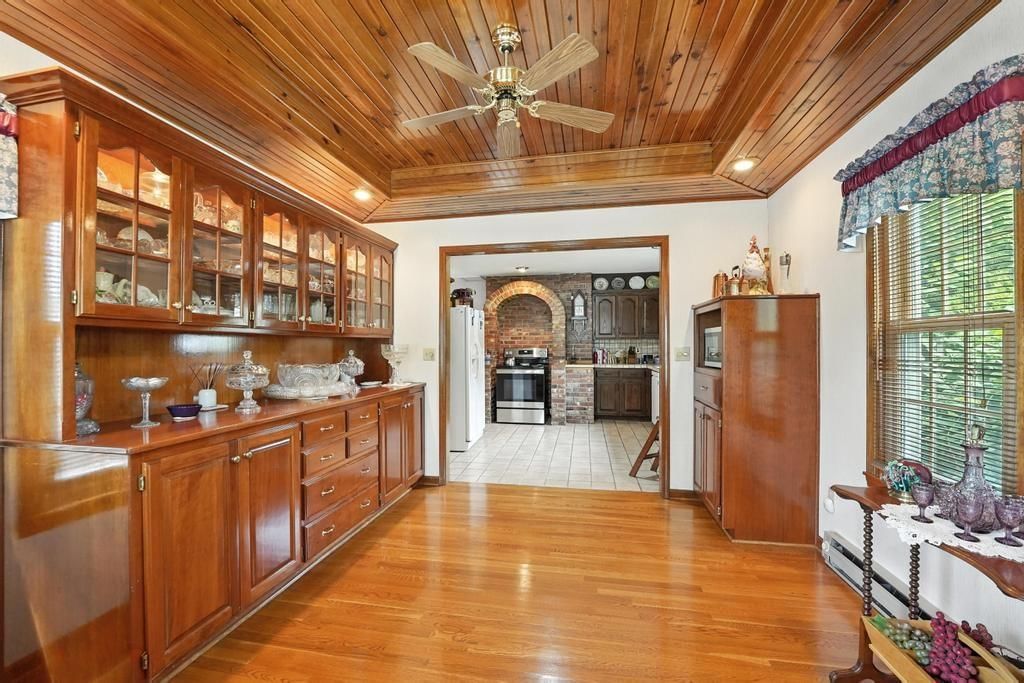 1102 Broadway Street — photo 31
