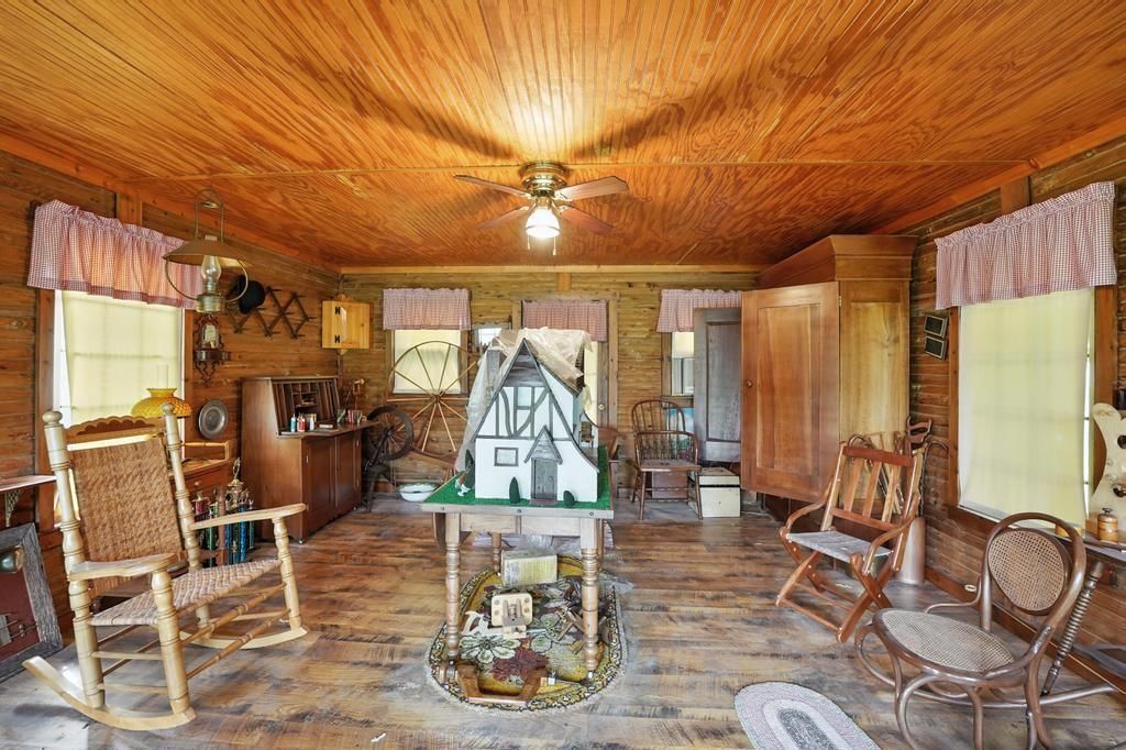 1102 Broadway Street — photo 41