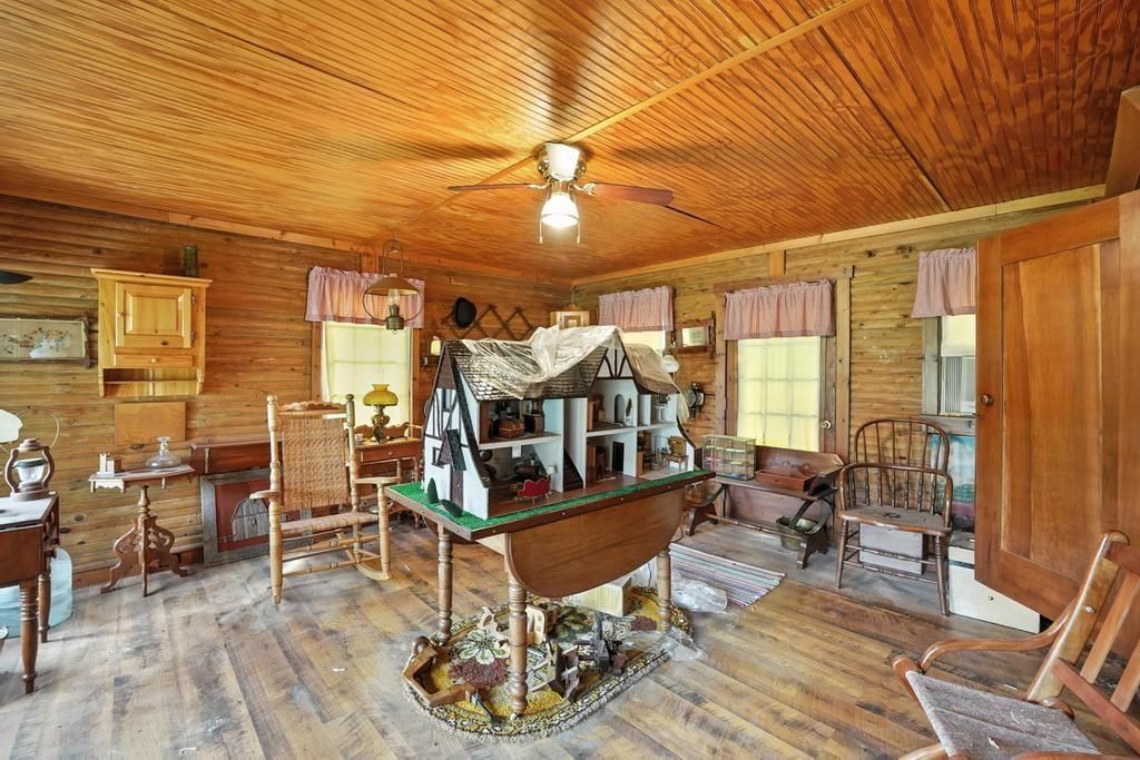1102 Broadway Street — photo 42