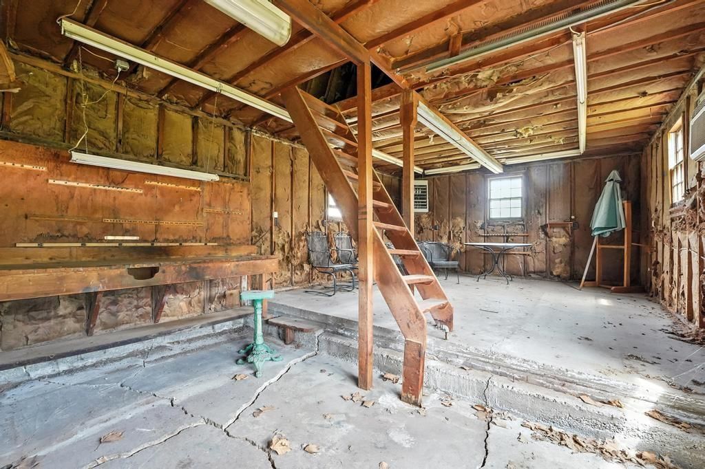 1102 Broadway Street — photo 46