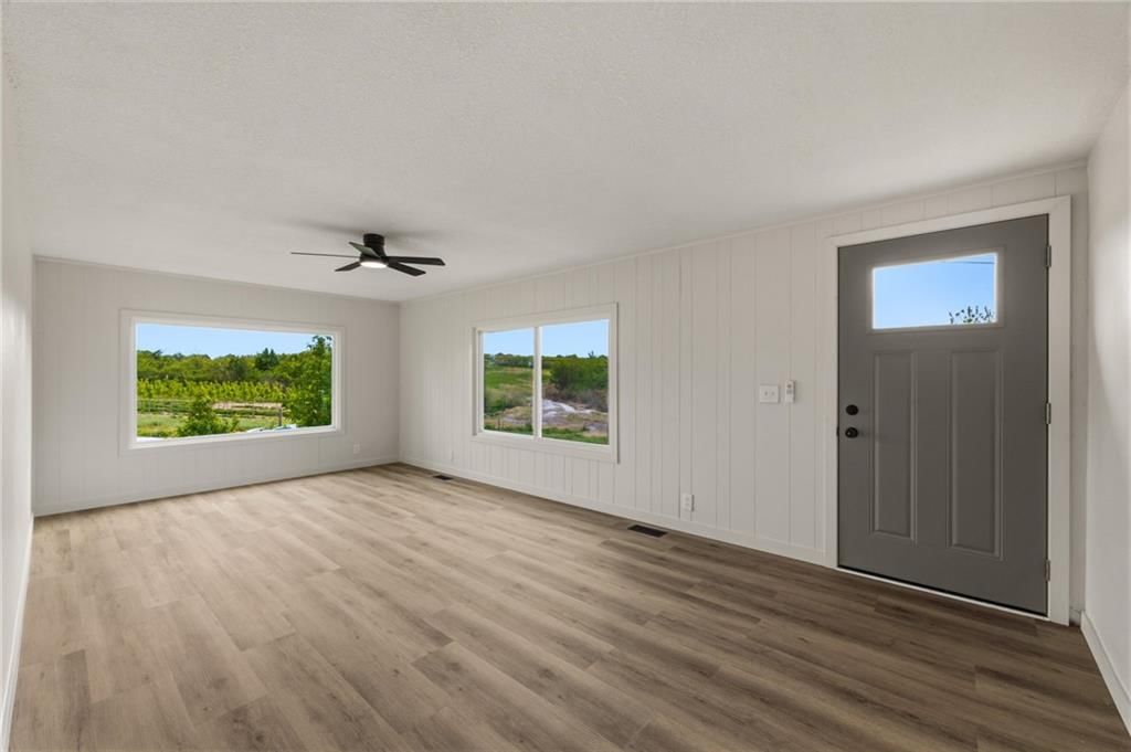 1801 N Davidson Road — photo 9
