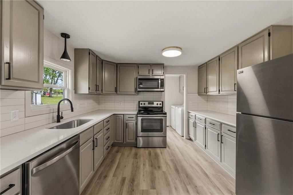 1801 N Davidson Road — photo 15