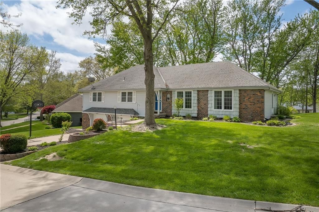 5012 Briarwood Lane — photo 2