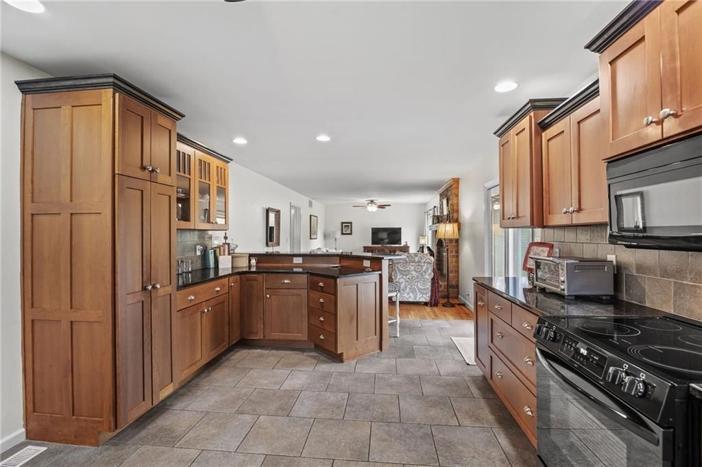 5012 Briarwood Lane — photo 15