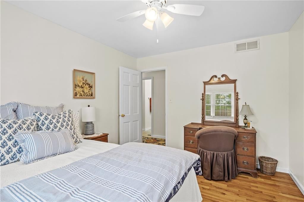 5012 Briarwood Lane — photo 23