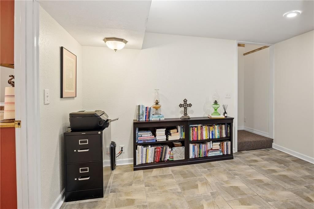 5012 Briarwood Lane — photo 34