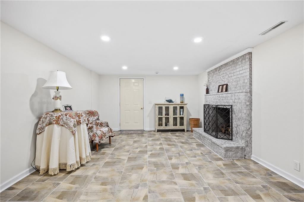 5012 Briarwood Lane — photo 38