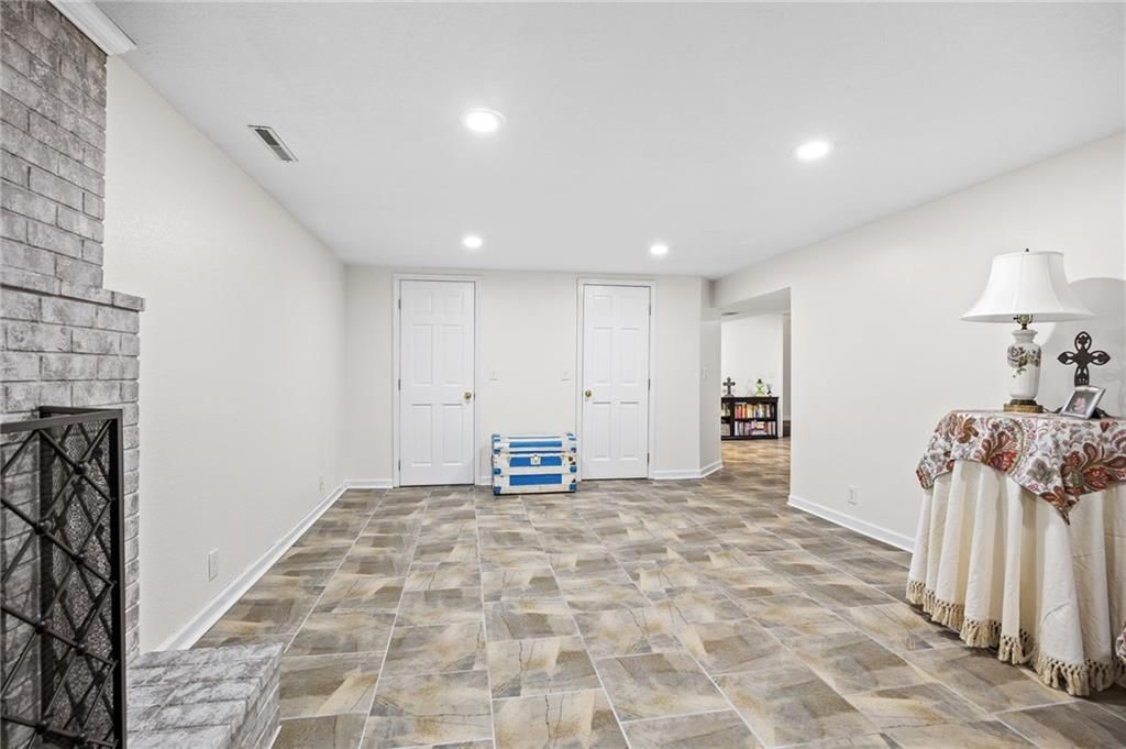 5012 Briarwood Lane — photo 39